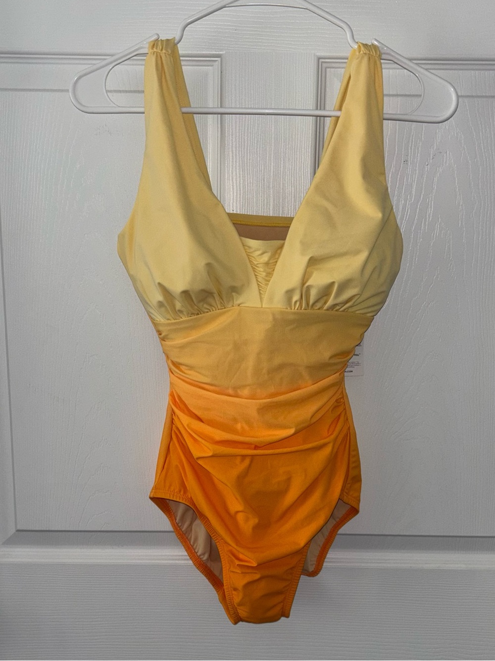 Lands’ End One Piece Slendersuit Swimsuit Sz 6L Sunset Ombré Bathing Suit NWT